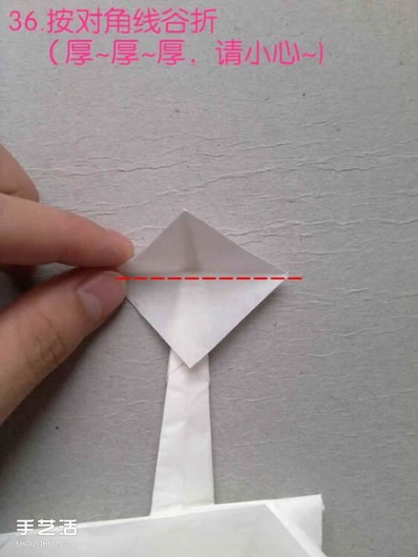 How to fold paper egrets with detailed illustrations of steps for folding three-dimensional egrets