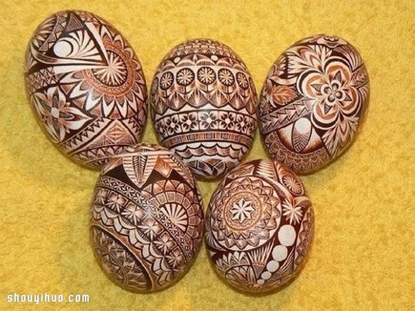 Beautiful hand-painted and carved DIY handmade art of egg shells