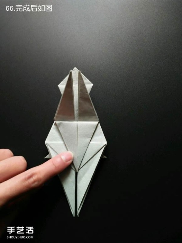 Super complex origami shark illustration, detailed steps for folding a three-dimensional shark