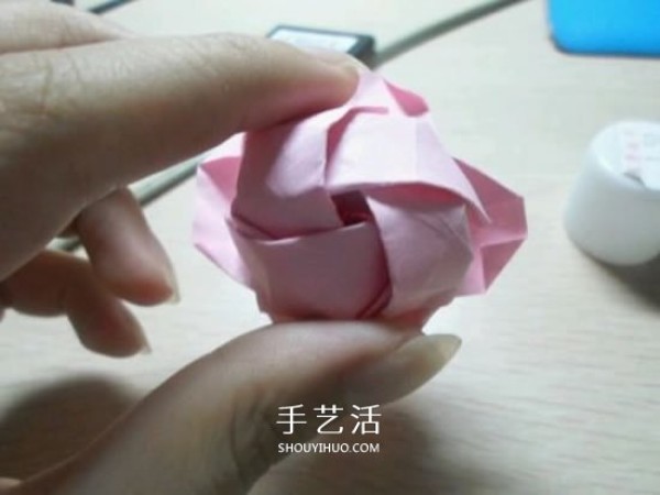 How to fold a rose with a diagram and the folding method of a rose is simple and easy to learn