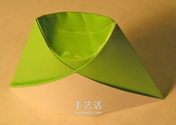 A simple ashtray folding method and an origami ashtray picture tutorial