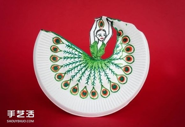 Beautiful childrens paper plate painting: handmade by a girl dancing peacock dance