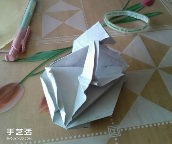 Origami diagram of a grand piano and how to fold a three-dimensional grand piano step by step