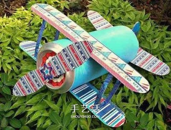 How to make an airplane model out of cans by primary school students