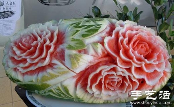 Exquisite peony watermelon carvings