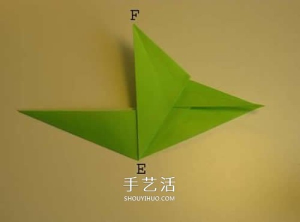 Step-by-step diagram of hand-made origami pterosaurs. Illustrated process of folding pterosaurs