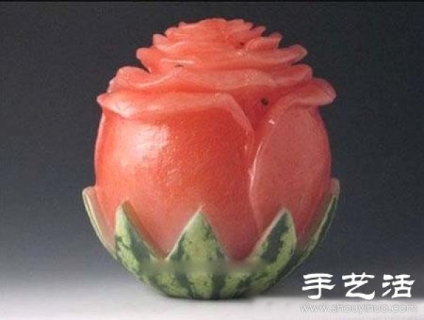 Exquisite peony watermelon carvings