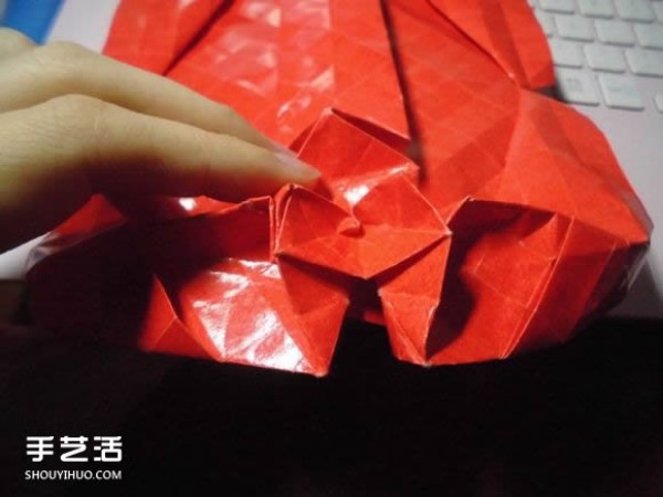 Kissing Fish Origami Illustration of the Super Complex Heart Folding Process