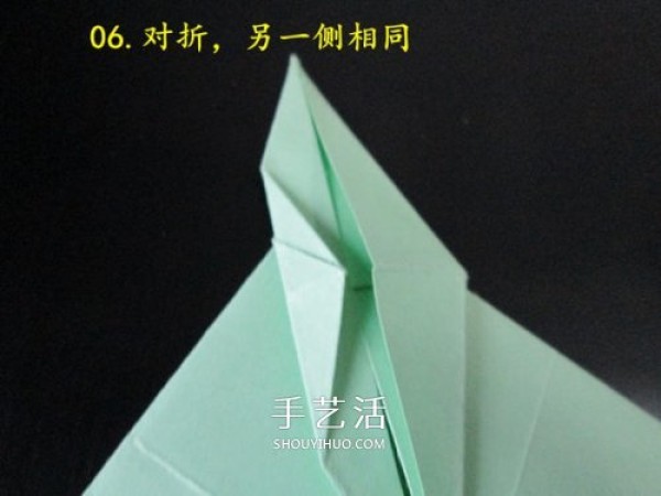 Handmade origami tank illustrated tutorial with detailed steps on how to fold a tank