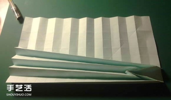 Detailed illustration of the folding process of Hatsune Miku origami