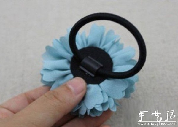 Detailed picture and text explanation of simple DIY beautiful head flower