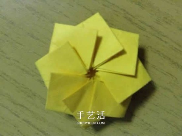 Sunflower origami step by step illustration and detailed method of origami sunflower