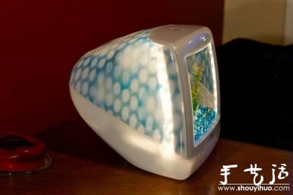 iMac G3 DIY fish tank using waste