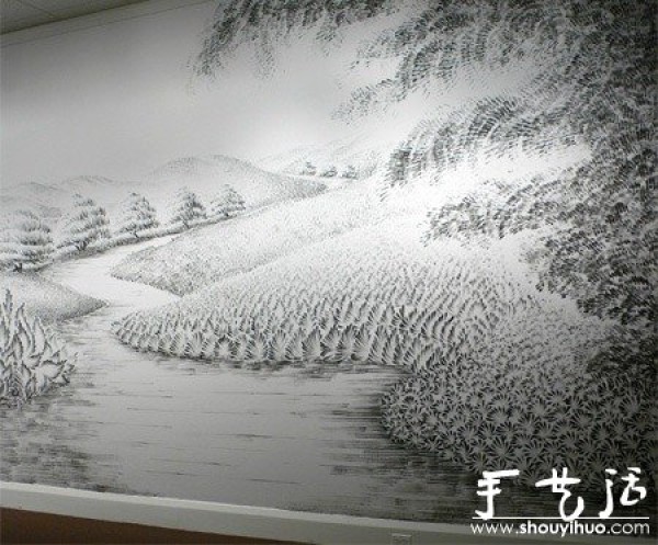 Landscape painting created by DIY after sticking charcoal powder on fingers