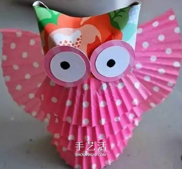 Kindergarten owl making a paper tube and cake paper crafts