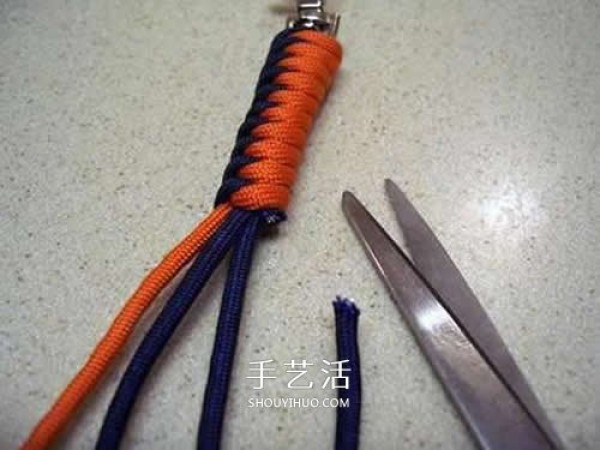 How to braid hand-made knife pendant rope and illustrate the weaving method of parachute pendant