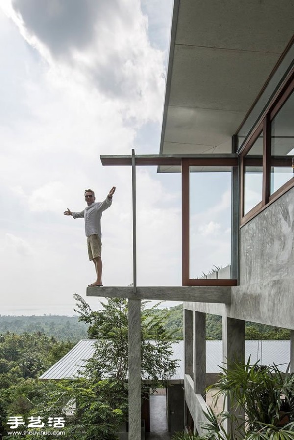 An open-plan holiday house design that embraces nature in Koh Samui Island, Thailand