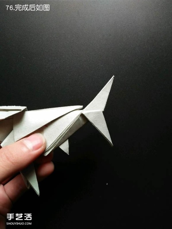 Super complex origami shark illustration, detailed steps for folding a three-dimensional shark