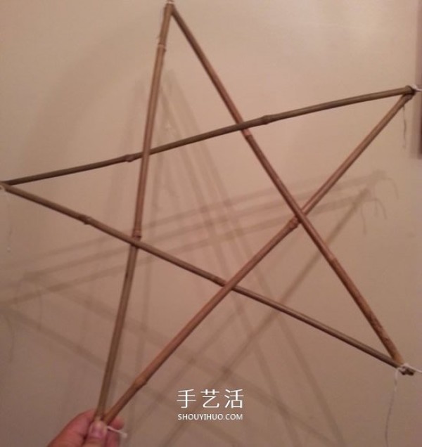 How to make three-dimensional star Christmas lights and make homemade five-pointed star Christmas lights with illustrations