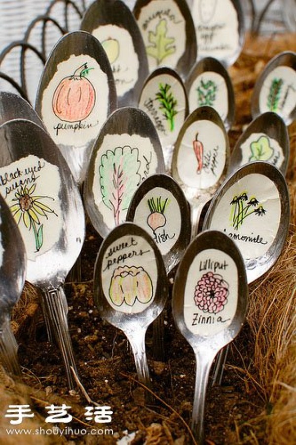 Metal spoons are creatively transformed and DIY is used to make interesting potted plants