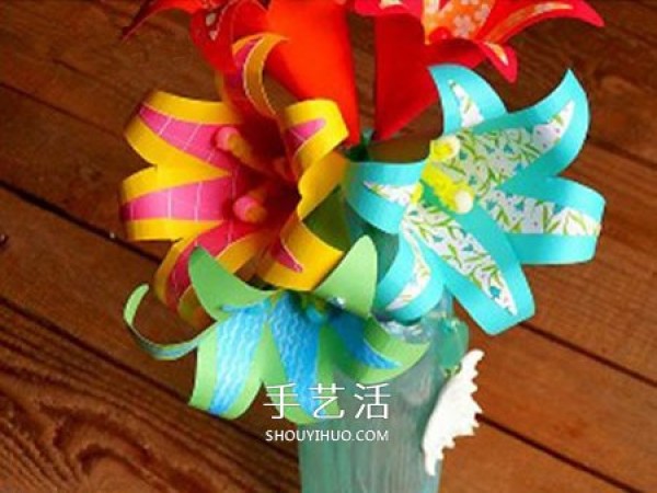 How to make colored paper lilies, simple steps to make lilies