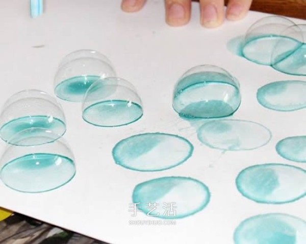 Creative New Years greeting card DIY using soap bubbles to draw beautiful patterns