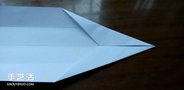 How to use paper to fold a fighter jet and illustrate how to fold an A4 paper fighter jet