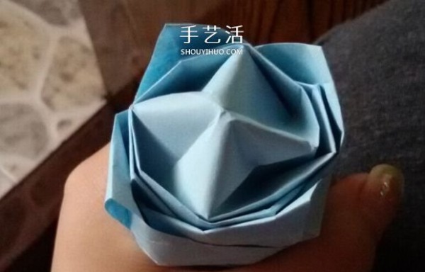 Illustration of the Kawasaki rose folding method for the rolled core, detailed Kawasaki rose folding method for the rolled core