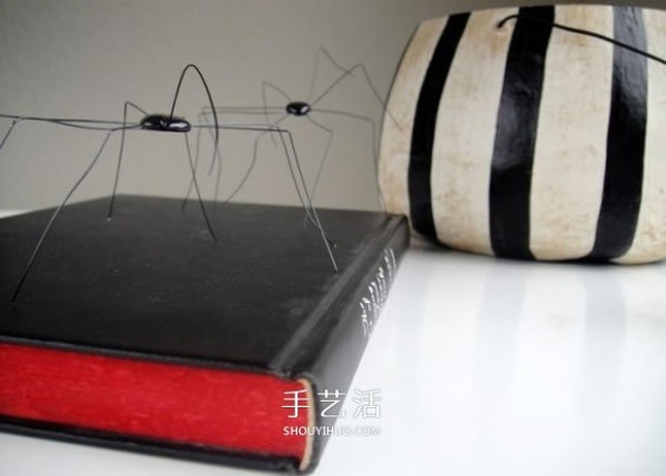 Halloween spider note holder DIY cute little spider made with iron wire