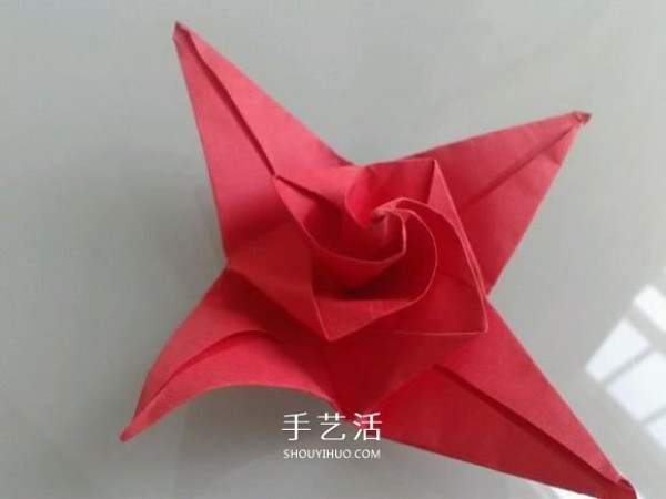 Origami flower tutorial: Illustration of how to fold a beautiful double rose