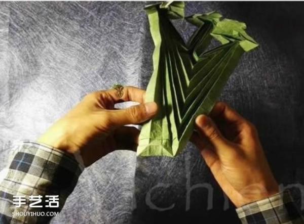 Sansheng Rose Origami Illustration: Fold Three Roses from One Piece of Paper