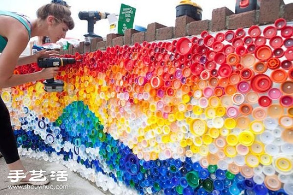 Discarded plastic bottles turned into treasure DIY rainbow decorative wall