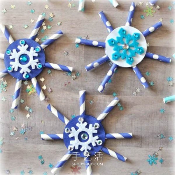 Tutorial on how to make handmade Christmas snowflake decorations with paper straws