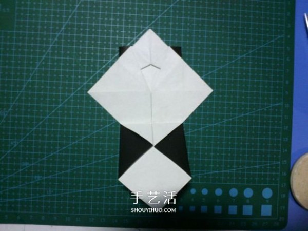 Fold a national treasure and come out! Illustration of the origami method of the cute giant panda