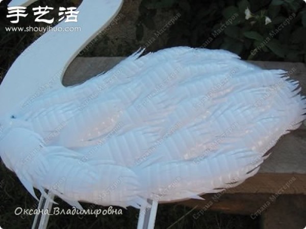 Use milk bottle waste to make DIY handmade toy swans