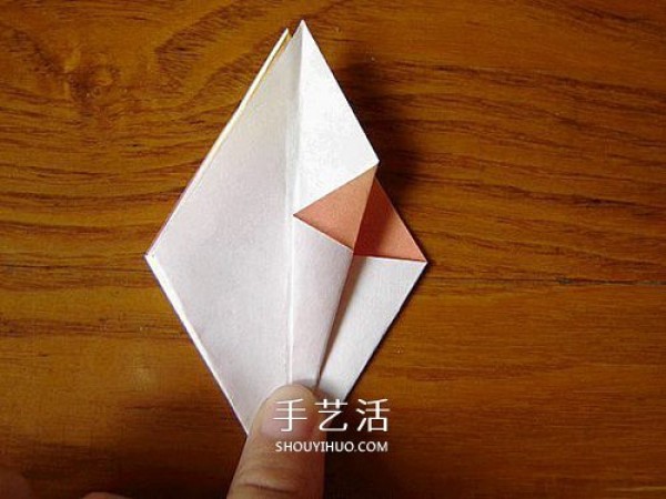 A piece of paper to fold a lily, a simple and beautiful lily origami