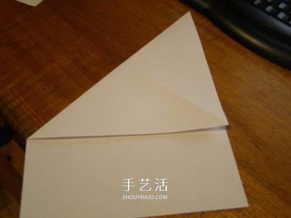 Fly faster and further! Illustration of the origami method of a simple paper airplane