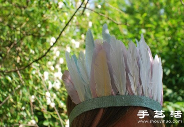 Handmade feather hair accessories/hat making illustrated tutorial