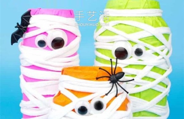 Tutorial on how to make a Halloween glass bottle mummy for children