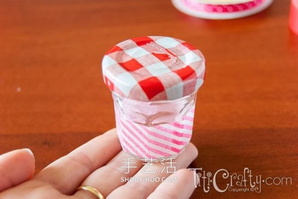 15 Charming Valentines Day Glass Jar Gift DIY Tutorial