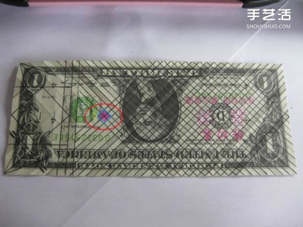 How to fold paper dollar carp and how to fold carp with dollar" border="0" width="580" height="269" src="https:/ /img.111diy.com/d/file/20220112/md55uqga3dc.jpg" /></p>
<p><strong>The following begins the actual shooting of the dollar origami carp:</strong></p>
<p align="center"><img alt="How to make origami dollar carp. Illustration of how to make origami dollar carp."  alt=