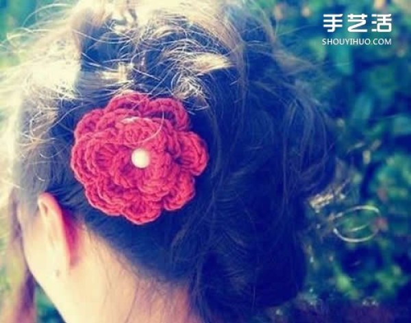 Handmade crochet flower tutorial diagram can be made into hairpin or corsage