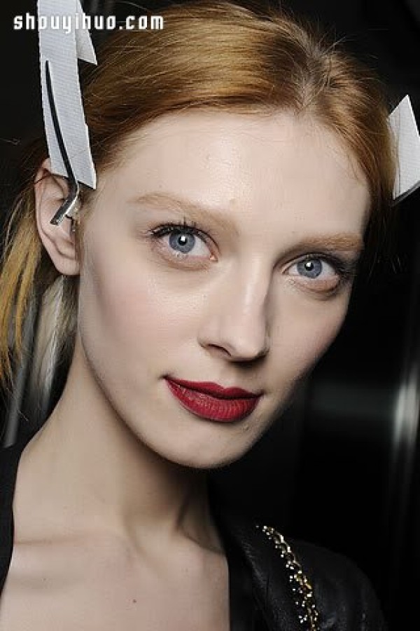 Red hair is king! 8 glamorous red-haired models on the runway Supermodel