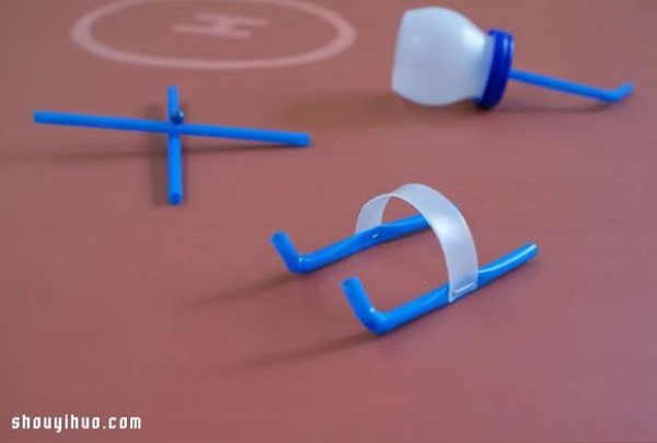 Plastic bottle + ping pong ball + straw homemade helicopter toy model