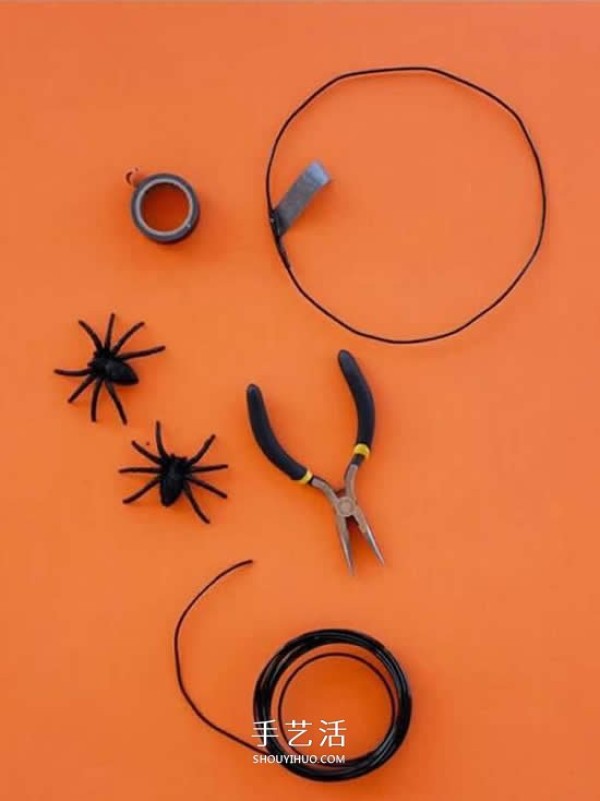 Tutorial on making a simple Halloween headdress and making a DIY Halloween spider headdress