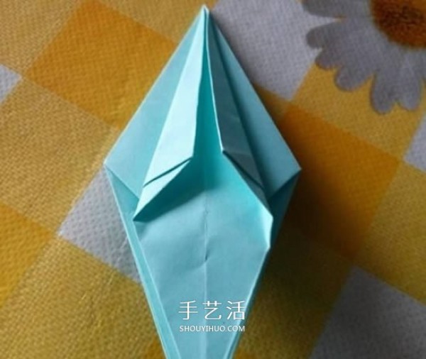 How to Fold Lily Flowers Illustrated Tutorial Process Steps of Origami Lily