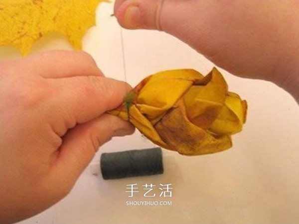 How to make handmade rose buds, leaves and rose buds with maple leaves