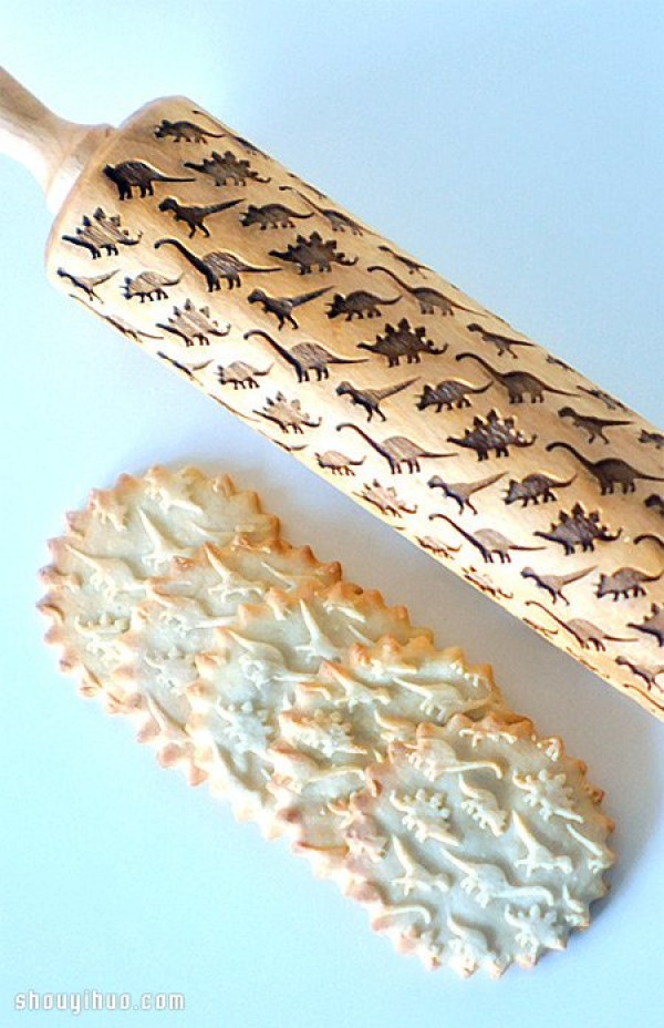 The cute rolling pin design puts the biscuits in various clothes!