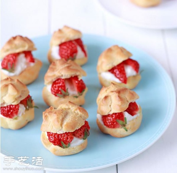 How to make fresh strawberry milk puffs