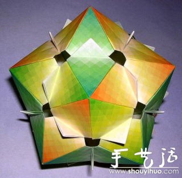 Appreciation of complex kaleidoscope origami works